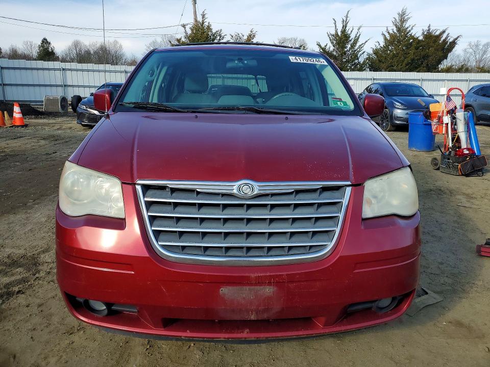 41709246 :رقم المزاد ، 2A4RR5D16AR323905 vin ، 2010 Chrysler Town & Country مزاد بيع