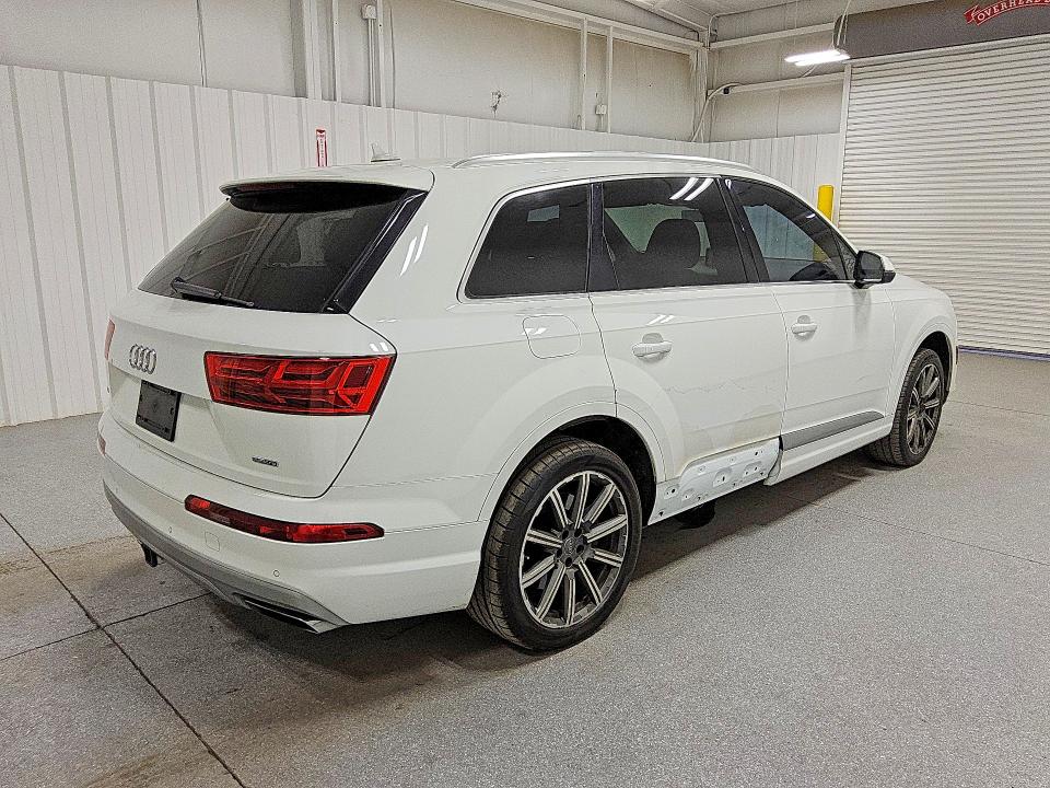 75389565 :رقم المزاد ، WA1LHAF70HD044594 vin ، 2017 Audi Q7 مزاد بيع
