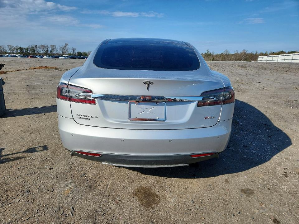2014 Tesla Model S მანქანა იყიდება აუქციონზე, vin: 5YJSA1H15EFP40113, აუქციონის ნომერი: 48244906