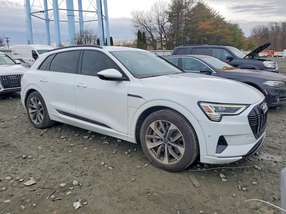 2021 Audi E-tron მანქანა იყიდება აუქციონზე, vin: WA1LAAGE7MB027265, აუქციონის ნომერი: 47544696