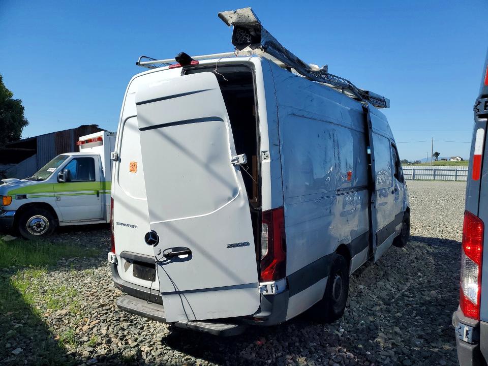 42004406 :رقم المزاد ، W1Y40CHY6PT132813 vin ، 2023 Mercedes-benz Sprinter مزاد بيع