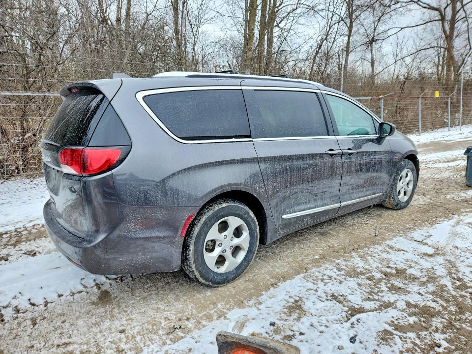 2017 Chrysler Pacifica მანქანა იყიდება აუქციონზე, vin: 2C4RC1EG1HR727322, აუქციონის ნომერი: 46616966