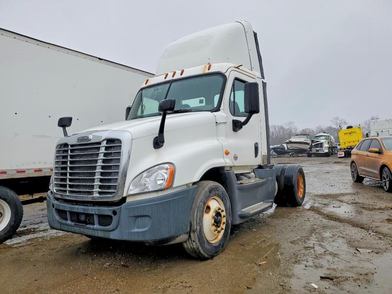 72886515 :رقم المزاد ، 1FUBGEDV5GLHC5682 vin ، 2016 Freightliner Cascadia 1 مزاد بيع