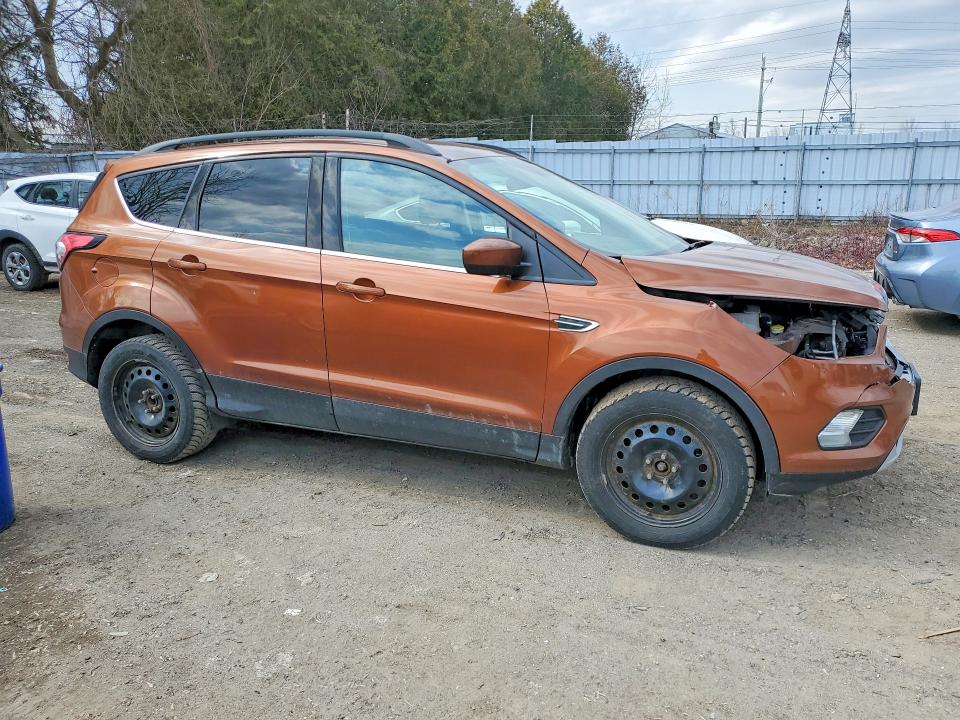 Продаж на аукціоні авто 2017 Ford Escape, vin: 1FMCU0GD5HUD61346, номер лоту: 47540656