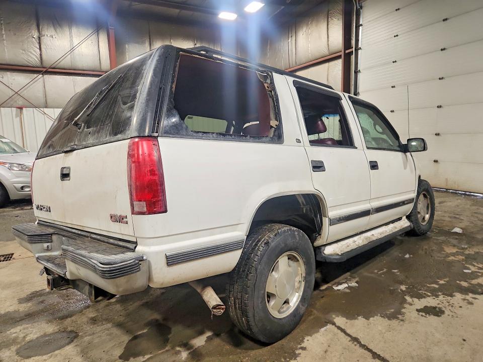 41777646 :رقم المزاد ، 1GKEK13R9XJ725251 vin ، 1999 Gmc Yukon مزاد بيع