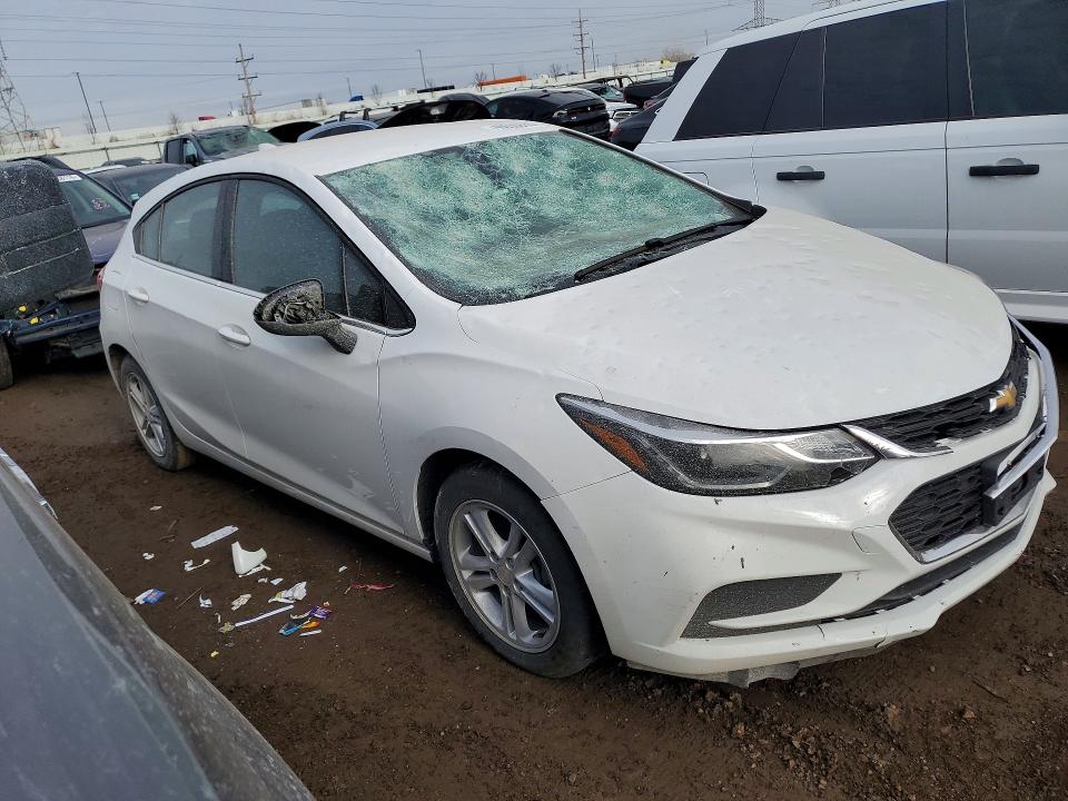 46550816 :رقم المزاد ، 3G1BE6SM6HS545100 vin ، 2017 Chevrolet Cruze مزاد بيع