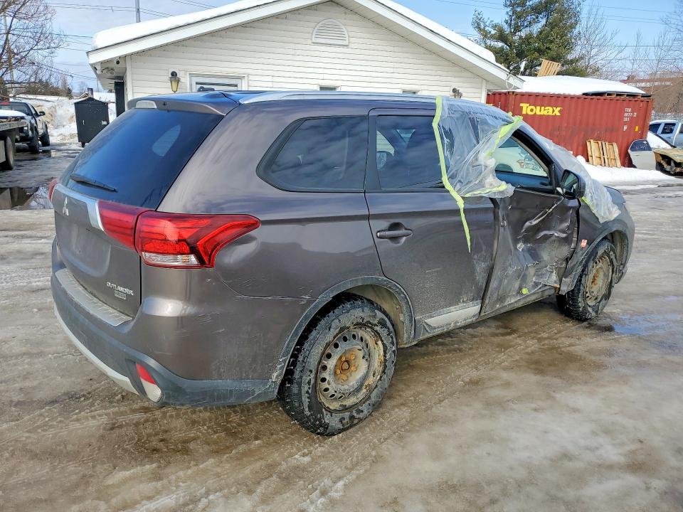 2016 Mitsubishi Outlander მანქანა იყიდება აუქციონზე, vin: JA4AZ2A39GZ611353, აუქციონის ნომერი: 79468395