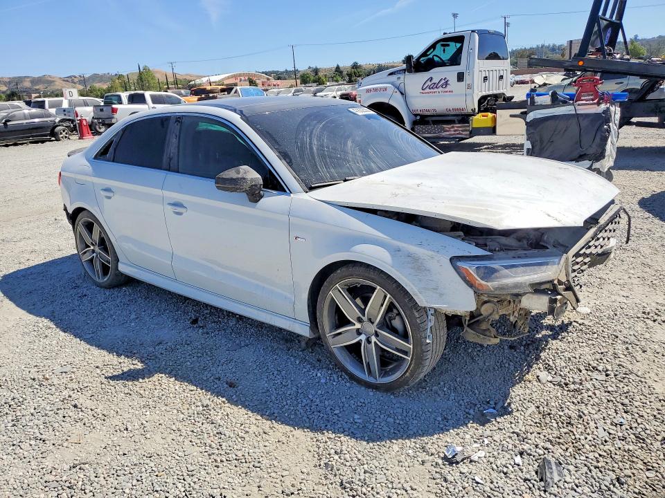 47832536 :رقم المزاد ، WAUGUGFF3H1046013 vin ، 2017 Audi A3 مزاد بيع