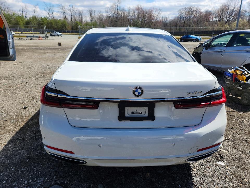 Продаж на аукціоні авто 2022 Bmw 740, vin: WBA7T2C00NCH62750, номер лоту: 45701916