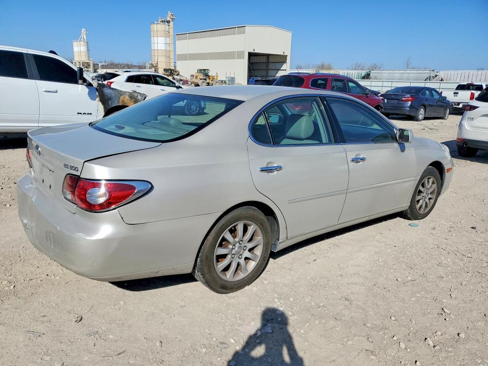 Продажа на аукционе авто 2002 Lexus Es 300, vin: JTHBF30G020056804, номер лота: 41647896
