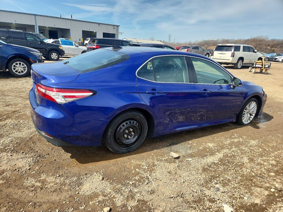 Продажа на аукционе авто 2018 Toyota Camry, vin: 4T1B11HK8JU537335, номер лота: 46813256