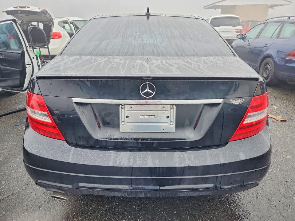 2013 Mercedes-benz C მანქანა იყიდება აუქციონზე, vin: WDDGF4HB0DA802807, აუქციონის ნომერი: 41721336
