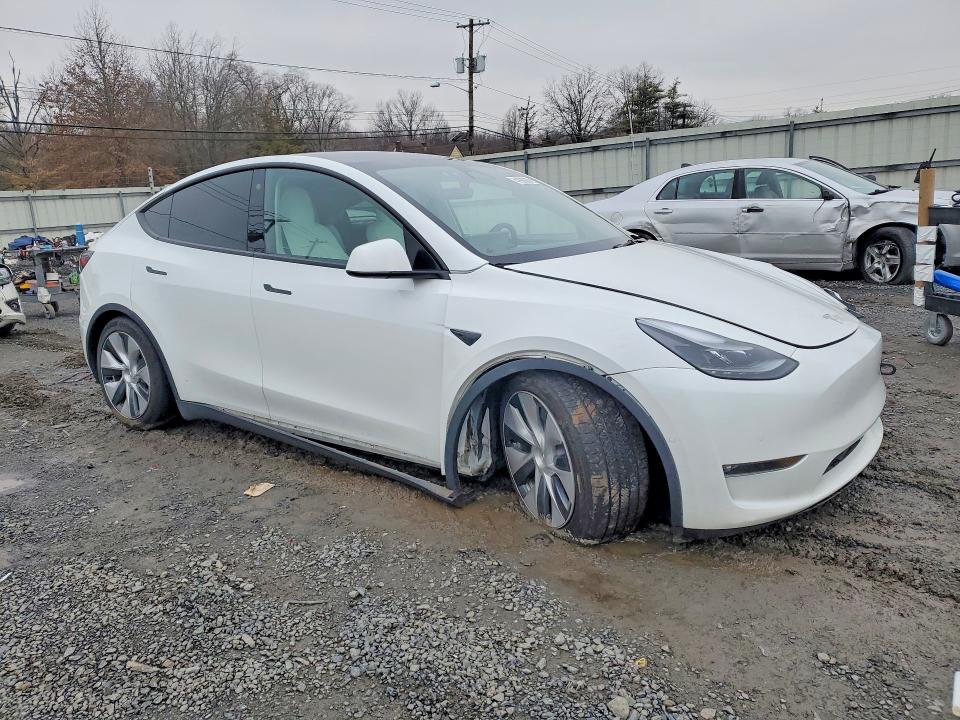 41920226 :رقم المزاد ، 7SAYGDEE7NF562287 vin ، 2022 Tesla Model Y مزاد بيع