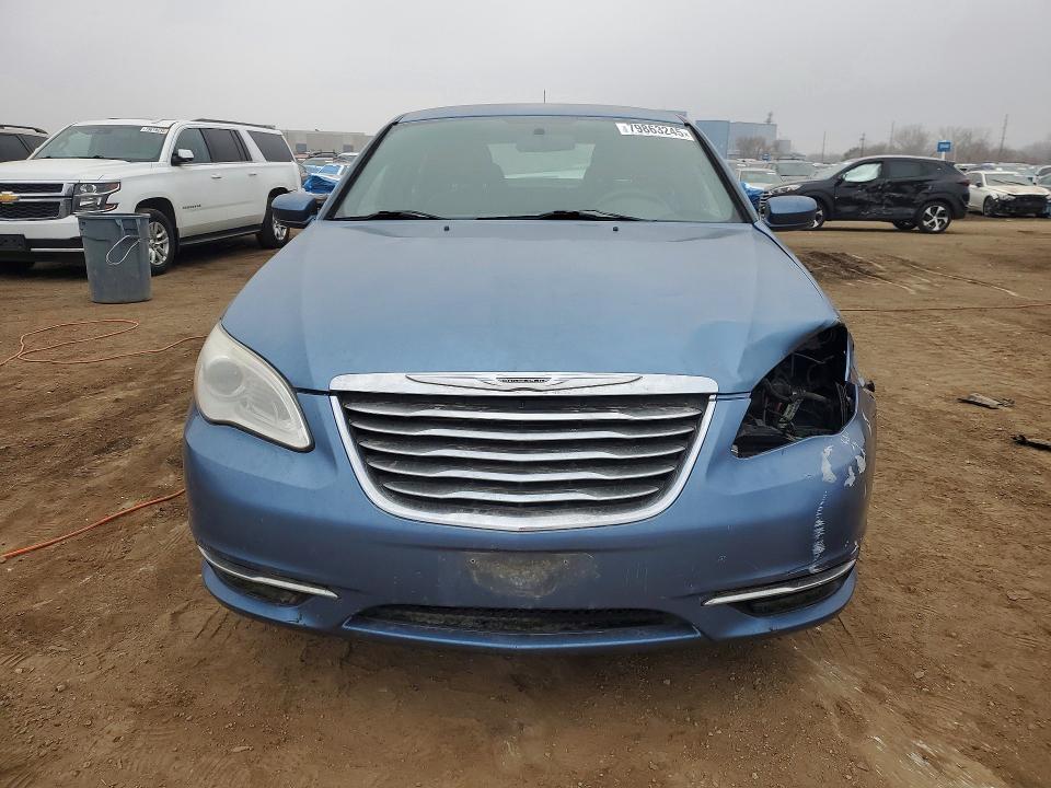 79863245 :رقم المزاد ، 1C3BC4FB8BN538424 vin ، 2011 Chrysler 200 مزاد بيع