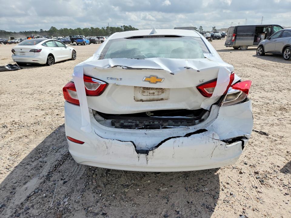 Продаж на аукціоні авто 2018 Chevrolet Cruze, vin: 1G1BE5SM0J7101323, номер лоту: 41598706