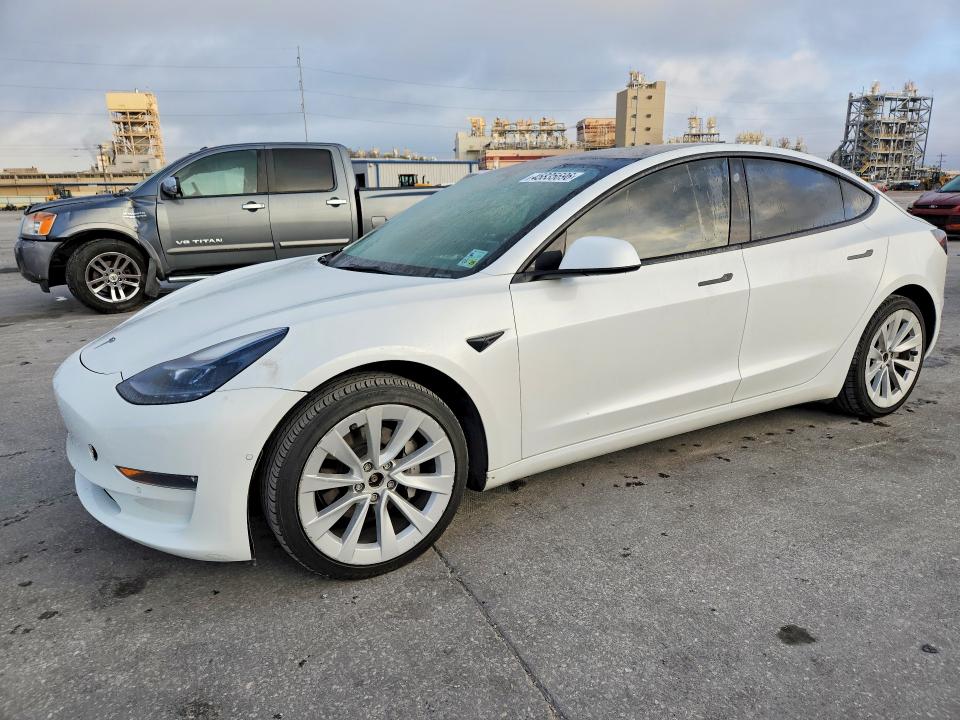 Auction sale of the 2022 Tesla Model 3, vin: 5YJ3E1EB3NF301157, lot number: 45835696