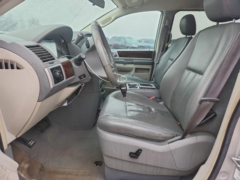 2010 Chrysler Town & Country მანქანა იყიდება აუქციონზე, vin: 2A4RR5D1XAR253812, აუქციონის ნომერი: 45532946