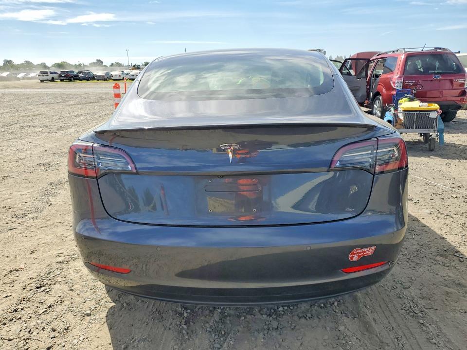 Продажа на аукционе авто 2018 Tesla Model 3, vin: 5YJ3E1EA3JF051064, номер лота: 46763216
