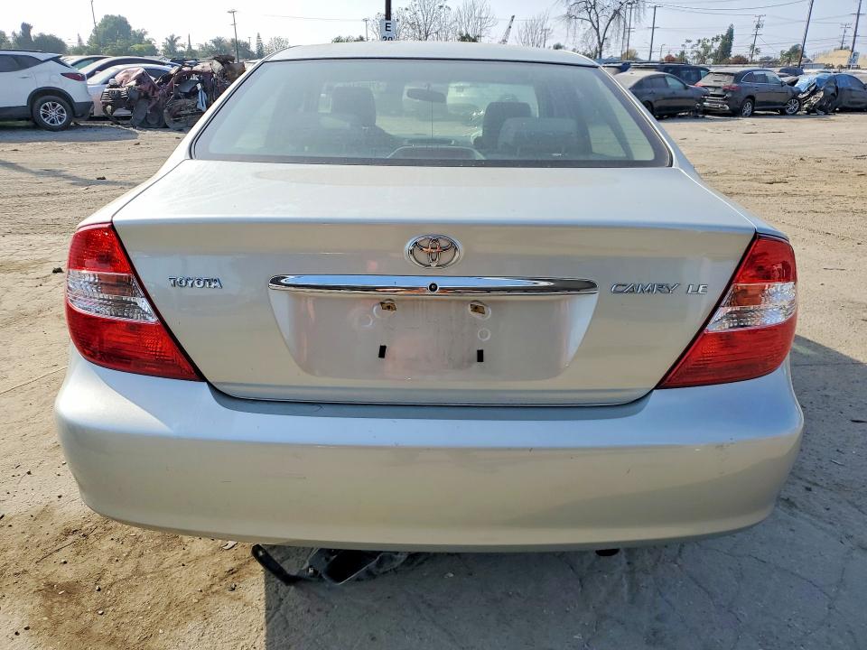 47092166 :رقم المزاد ، JTDBE32K320119187 vin ، 2002 Toyota Camry مزاد بيع