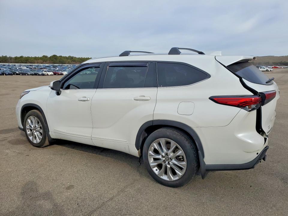 Продажа на аукционе авто 2022 Toyota Highlander, vin: 5TDDZRBH4NS211964, номер лота: 47402356
