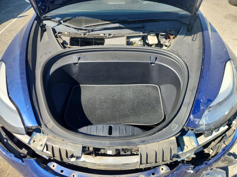 47137586 :رقم المزاد ، 5YJ3E1EA2JF164228 vin ، 2018 Tesla Model 3 مزاد بيع