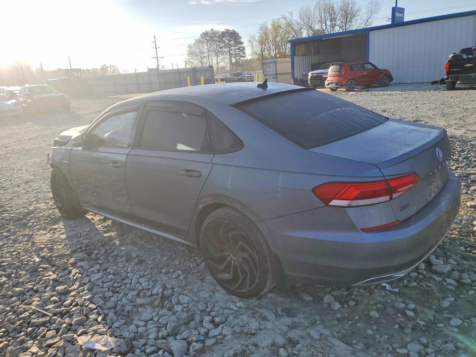 2021 Volkswagen Passat მანქანა იყიდება აუქციონზე, vin: 1VWAA7A33MC012132, აუქციონის ნომერი: 46705636