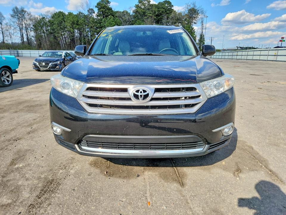2013 Toyota Highlander მანქანა იყიდება აუქციონზე, vin: 5TDYK3EH8DS104963, აუქციონის ნომერი: 42055506