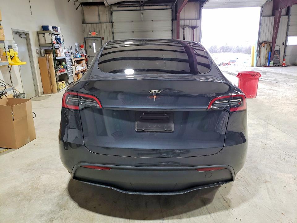 2024 Tesla Model Y მანქანა იყიდება აუქციონზე, vin: 7SAYGDEDXRF041190, აუქციონის ნომერი: 47000566