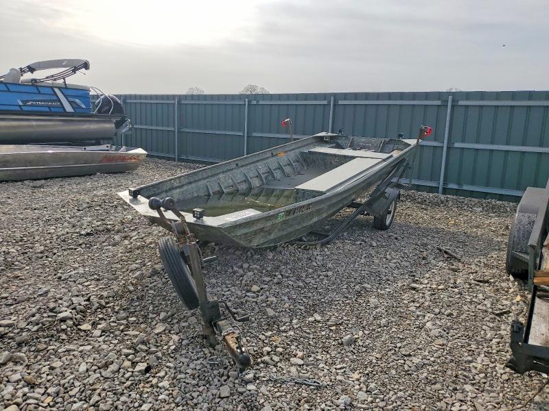 75495345 :رقم المزاد ، B1752FFL26507G000 vin ، 2000 Boat Boat مزاد بيع