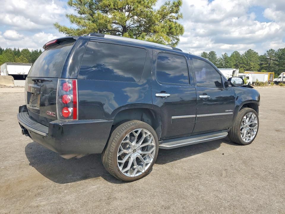 47301516 :رقم المزاد ، 1GKS2EEF2BR213628 vin ، 2011 Gmc Yukon مزاد بيع