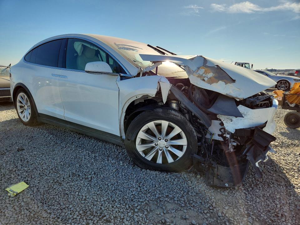 2020 Tesla Model X მანქანა იყიდება აუქციონზე, vin: 5YJXCAE23LF301809, აუქციონის ნომერი: 46554286
