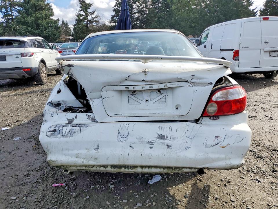 2001 Kia Sephia მანქანა იყიდება აუქციონზე, vin: KNAFB121515049972, აუქციონის ნომერი: 41972576