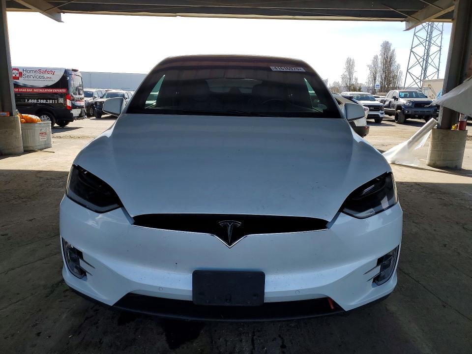 41616976 :رقم المزاد ، 5YJXCAE20KF207269 vin ، 2019 Tesla Model X مزاد بيع