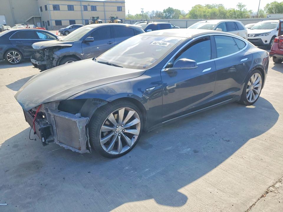Продажа на аукционе авто 2015 Tesla Model S, vin: 5YJSA1E11FF110532, номер лота: 46214386