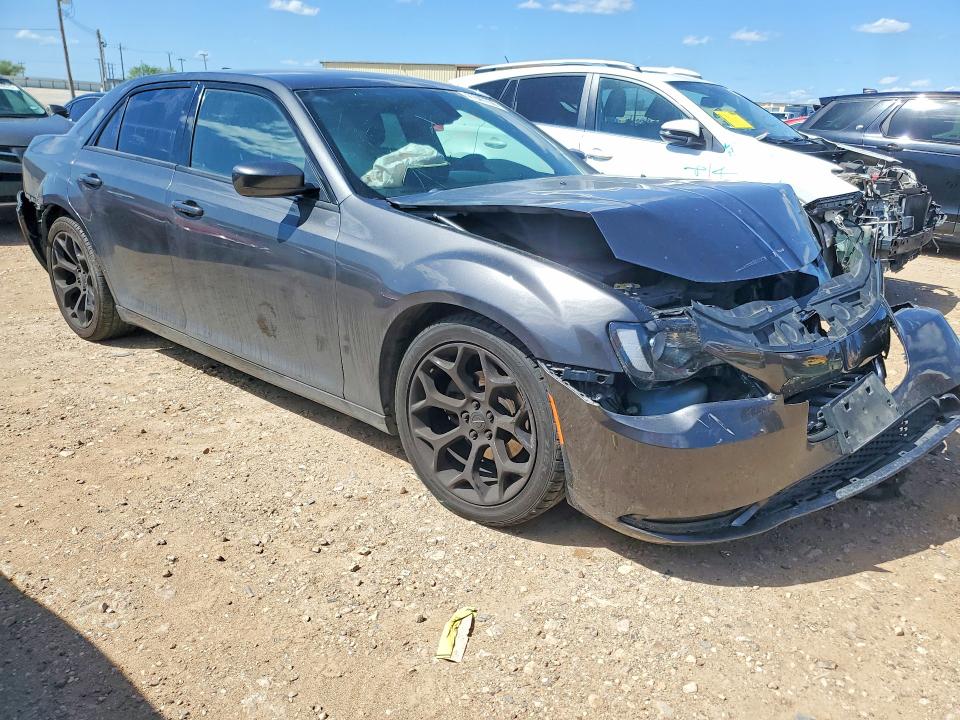 41647706 :رقم المزاد ، 2C3CCABG8KH697408 vin ، 2019 Chrysler 300 مزاد بيع
