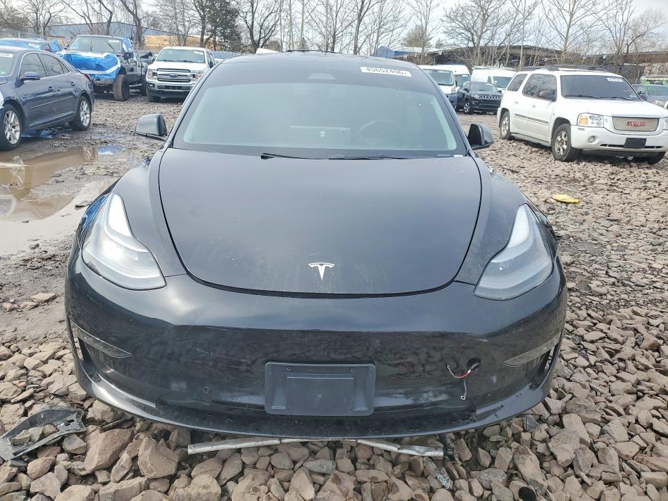 45652496 :رقم المزاد ، 5YJ3E1EB1NF247065 vin ، 2022 Tesla Model 3 مزاد بيع