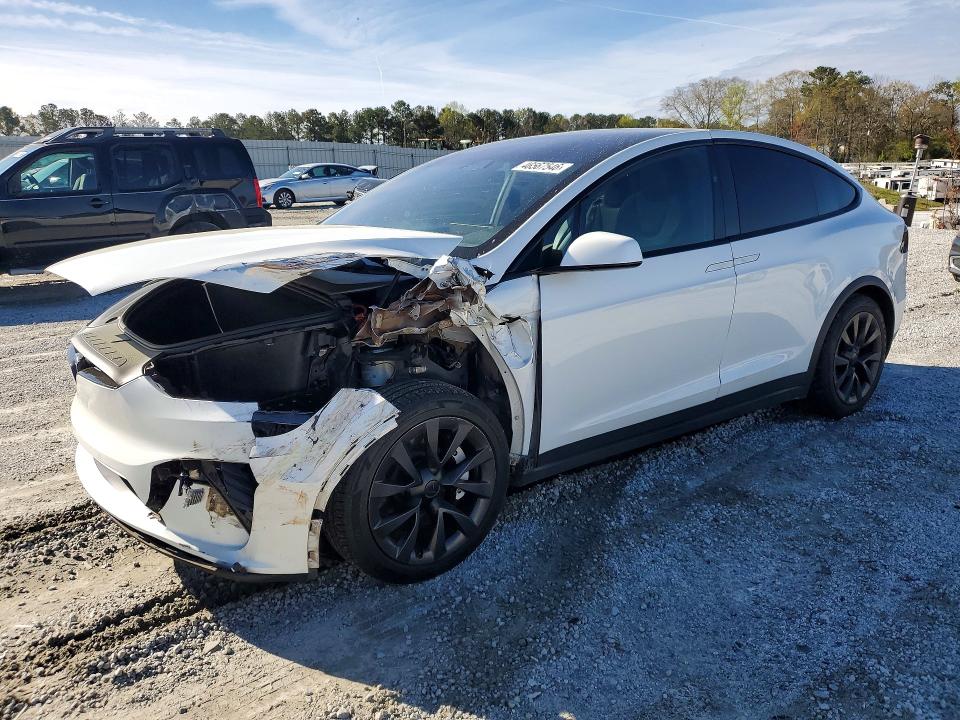 46567546 :رقم المزاد ، 7SAXCBE56NF338519 vin ، 2022 Tesla Model X مزاد بيع