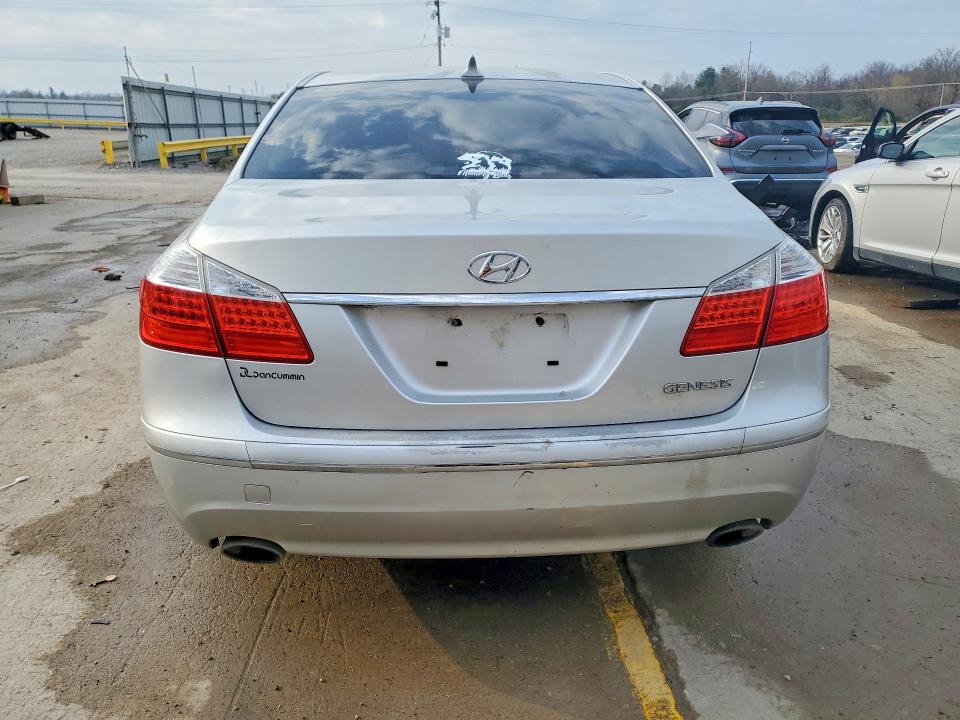 2010 Hyundai Genesis მანქანა იყიდება აუქციონზე, vin: KMHGC4DE4AU093811, აუქციონის ნომერი: 47614066