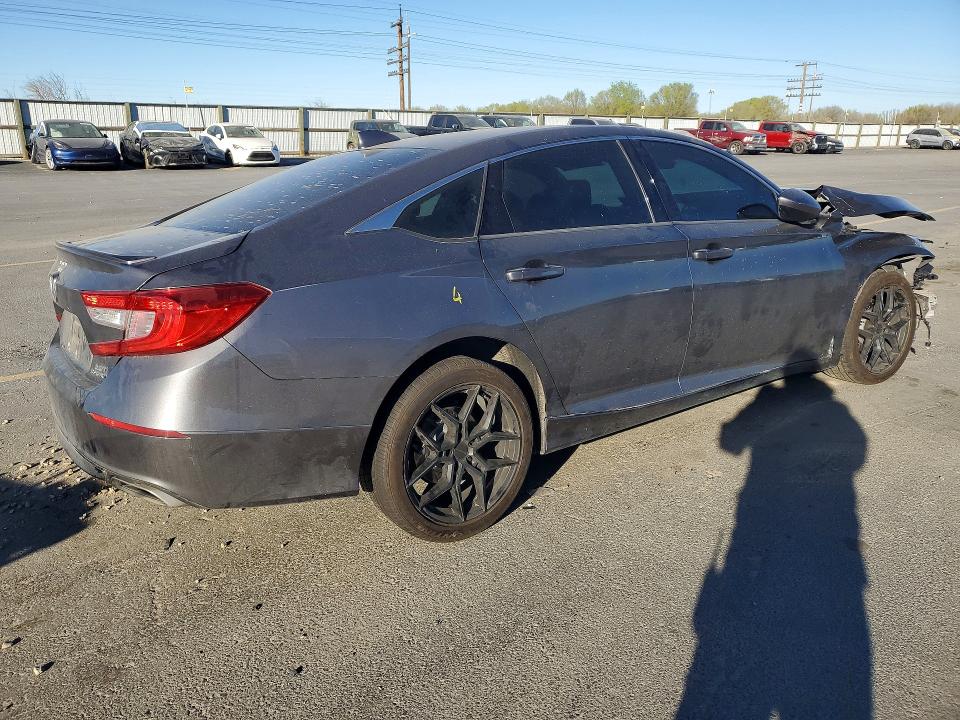 47702996 :رقم المزاد ، 1HGCV2F36JA031391 vin ، 2018 Honda Accord مزاد بيع