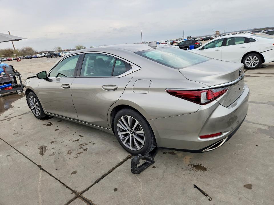 41996576 :رقم المزاد ، 58ACZ1B15MU095592 vin ، 2021 Lexus Es 350 مزاد بيع