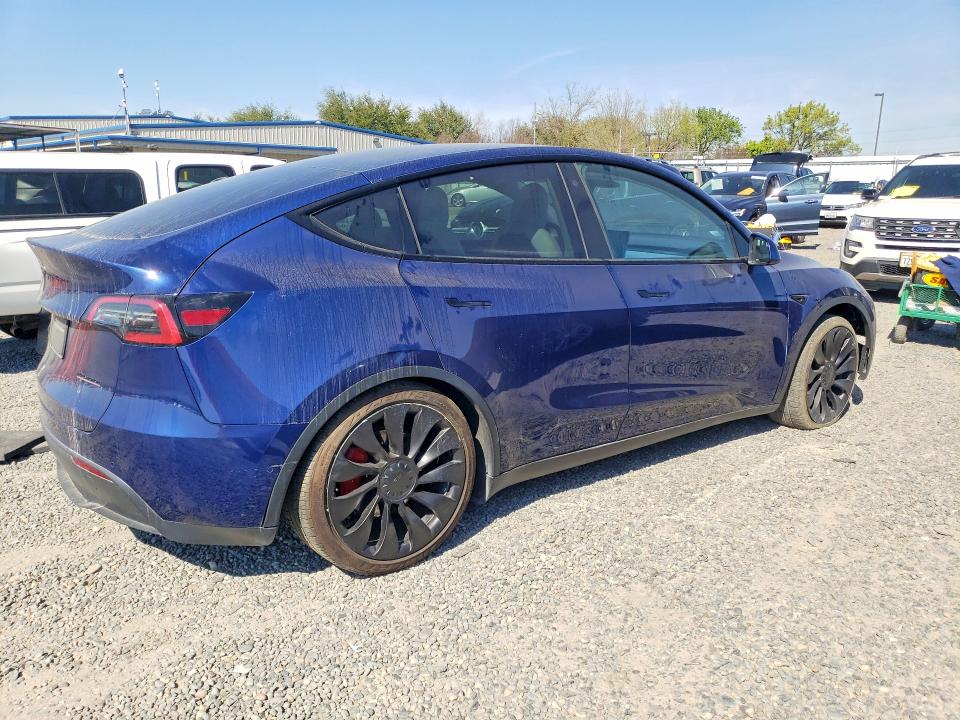 45515366 :رقم المزاد ، 7SAYGDEF4NF399946 vin ، 2022 Tesla Model Y مزاد بيع
