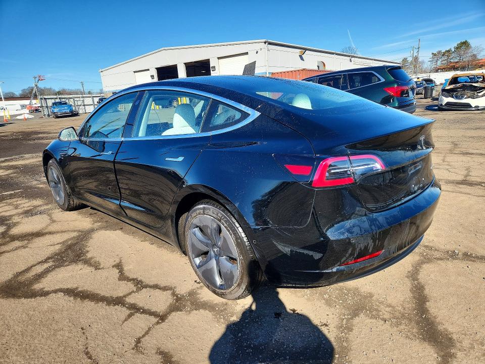 41730086 :رقم المزاد ، 5YJ3E1EB3JF099155 vin ، 2018 Tesla Model 3 مزاد بيع