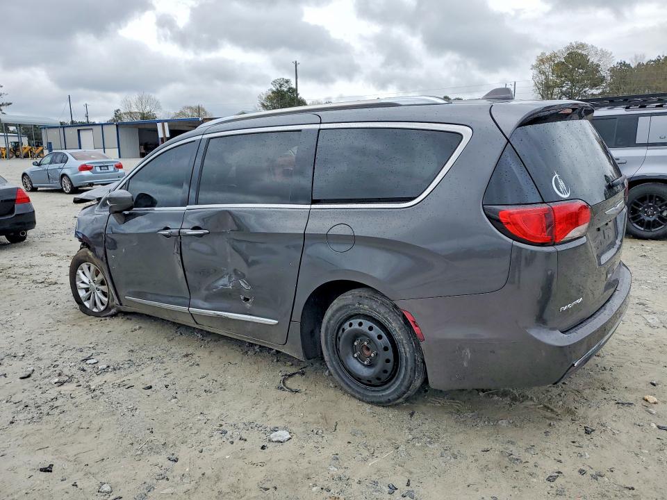 45760866 :رقم المزاد ، 2C4RC1BG9KR650761 vin ، 2019 Chrysler Pacifica مزاد بيع