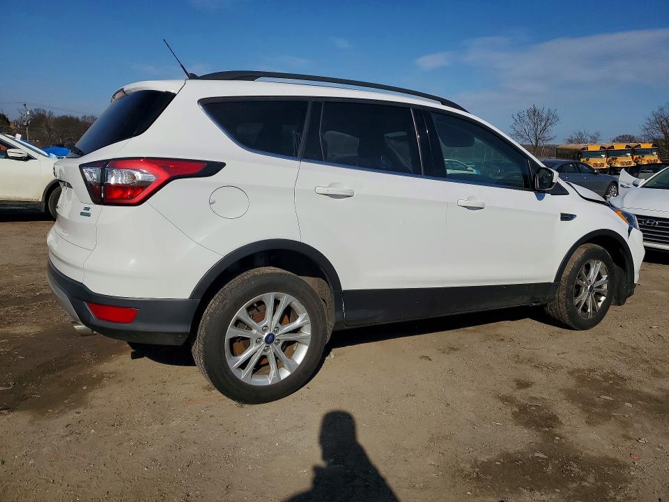 2018 Ford Escape მანქანა იყიდება აუქციონზე, vin: 1FMCU0GD5JUD19314, აუქციონის ნომერი: 46328486