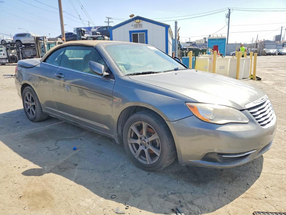 46550666 :رقم المزاد ، 1C3BCBEB9DN511368 vin ، 2013 Chrysler 200 مزاد بيع
