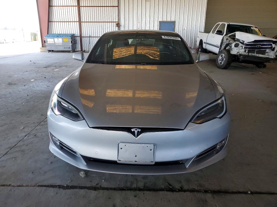 41836286 :رقم المزاد ، 5YJSA1E25HF230619 vin ، 2017 Tesla Model S مزاد بيع