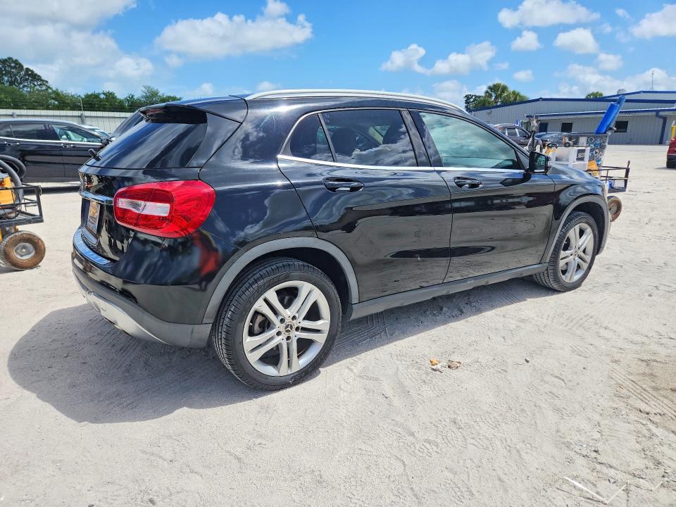 47664576 :رقم المزاد ، WDCTG4EB7JJ426882 vin ، 2018 Mercedes-benz Gla مزاد بيع