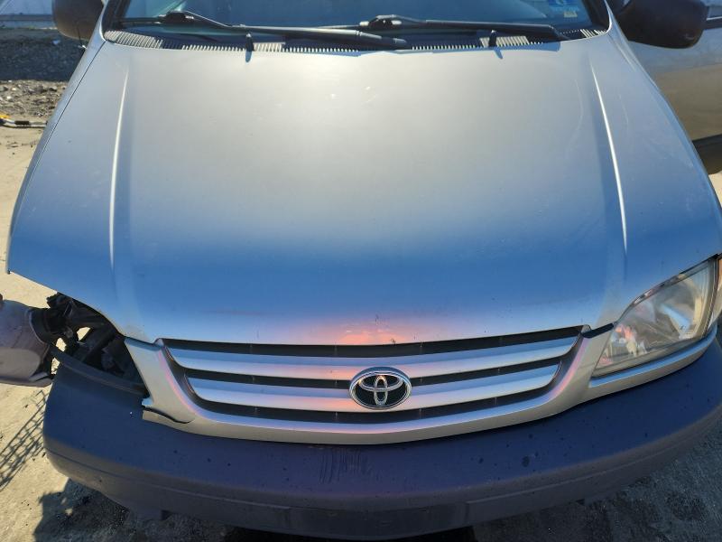 47438676 :رقم المزاد ، 4T3ZF13C22U453083 vin ، 2002 Toyota Sienna مزاد بيع