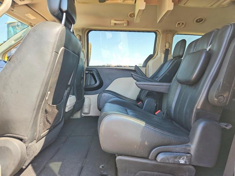 48117676 :رقم المزاد ، 2C4RC1BG3GR206640 vin ، 2016 Chrysler Town & Country مزاد بيع