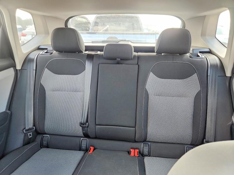 46873986 :رقم المزاد ، 3VVDX7B27NM011622 vin ، 2022 Volkswagen Taos مزاد بيع